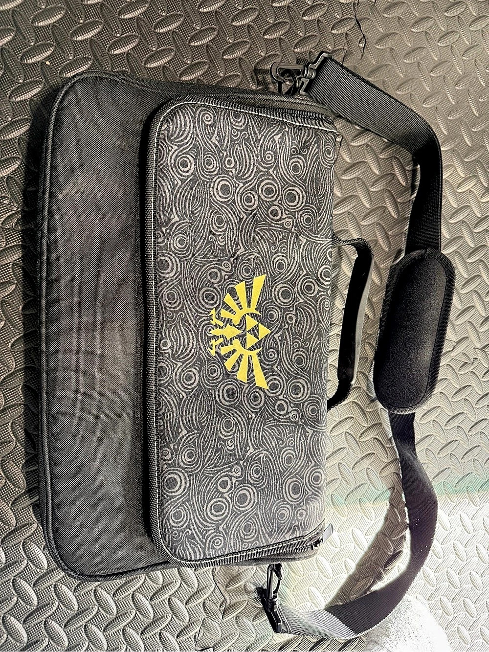 PowerA Everywhere Messenger Bag - The Legend of Zelda: Breath of the Wild